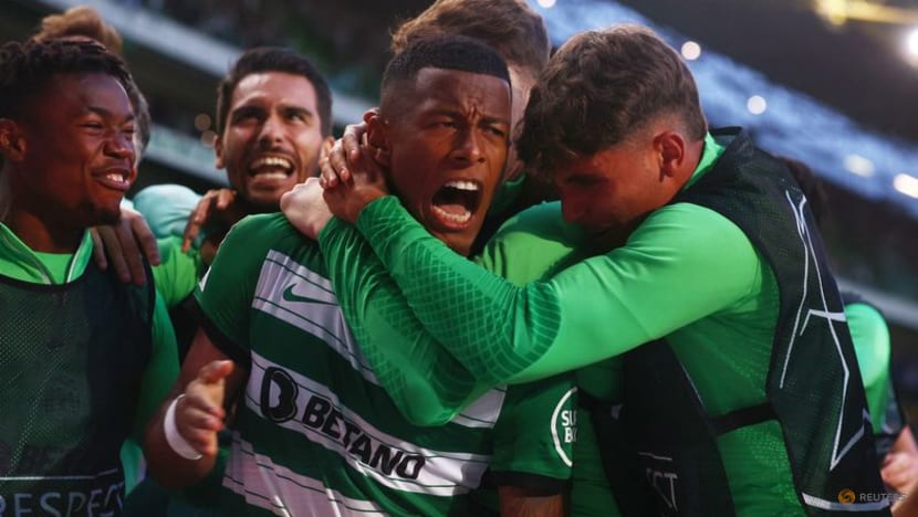 Sporting substitutes grab late 2-0 win over stunned Spurs Sporting substitutes grab late 2-0 win over stunned Spurs