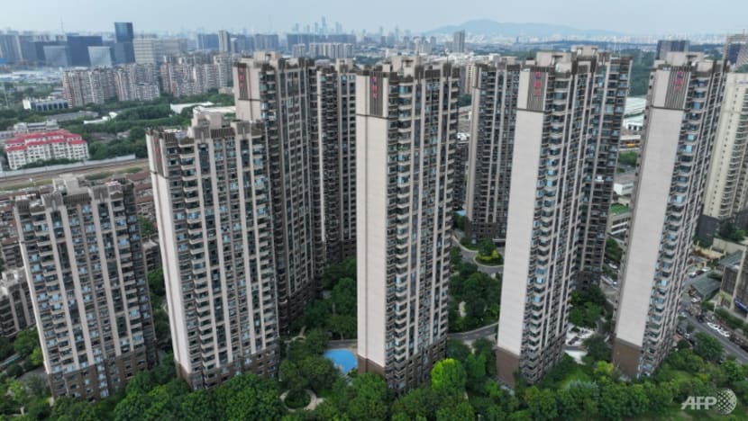 China cuts key interest rate to support economy
