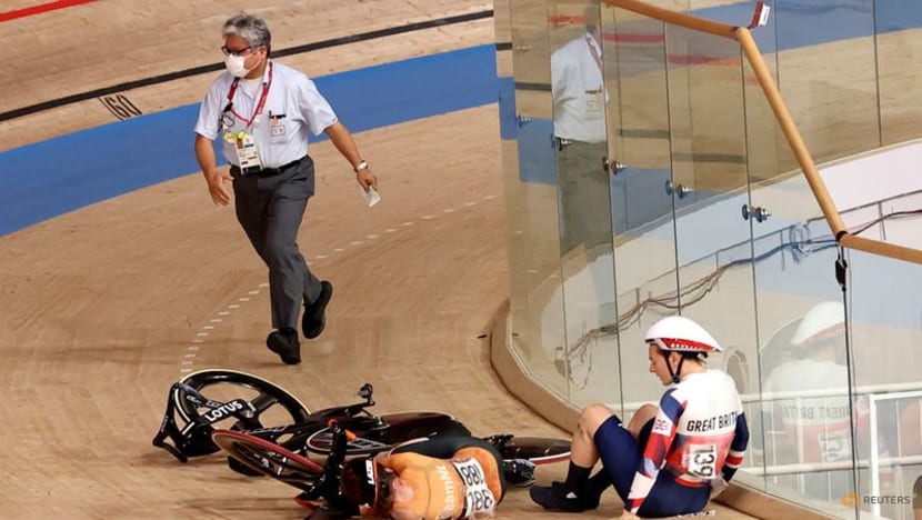 Olympics-Cycling-Dutch rider Van Riessen sent to hospital after huge crash Olympics-Cycling-Dutch rider Van Riessen sent to hospital after huge crash