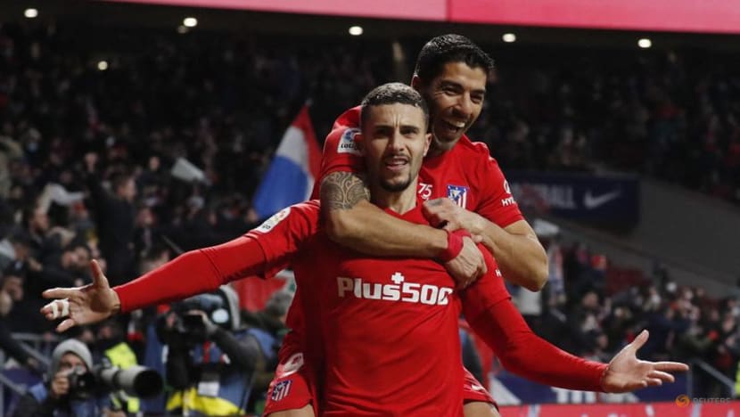 Atletico strike late to seal dramatic 3-2 win against Valencia Atletico strike late to seal dramatic 3-2 win against Valencia