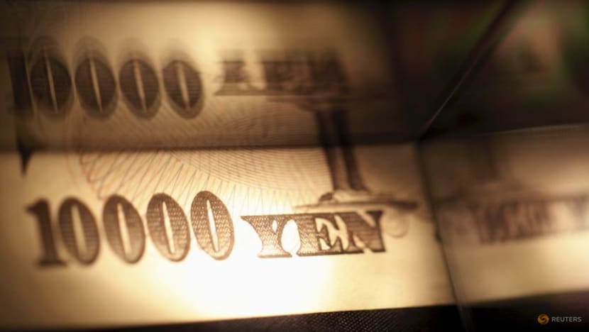Japan approves extra budget for stimulus, debt pile grows Japan approves extra budget for stimulus, debt pile grows