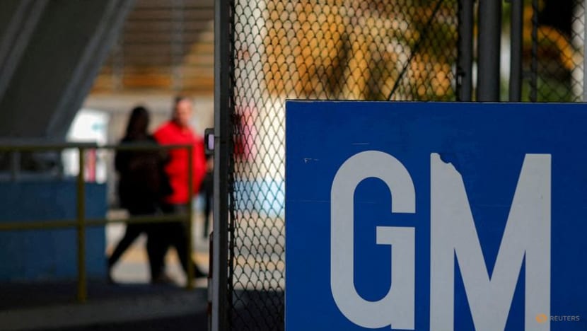 GM's Cruise recalls 300 self-driving vehicles to update software after bus crash GM's Cruise recalls 300 self-driving vehicles to update software after bus crash