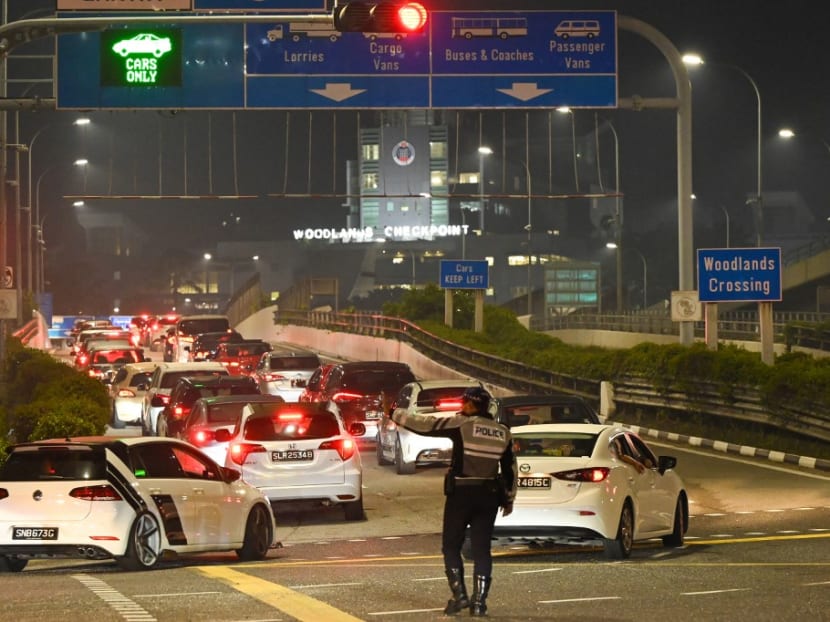 Nearly half a million travellers departed Singapore for Malaysia via land checkpoints during long weekend 