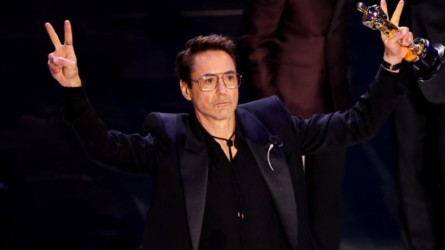 夺首座奥斯卡　Robert Downey Jr.获“最佳男配角” 