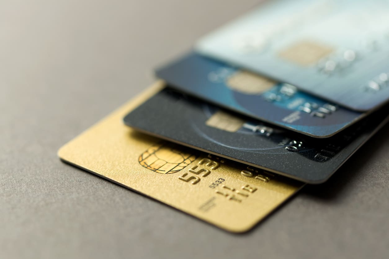 Nightclub waiter who sold customers’ credit card details for S$400 gets 5 months' jail Nightclub waiter who sold customers’ credit card details for S$400 gets 5 months' jail