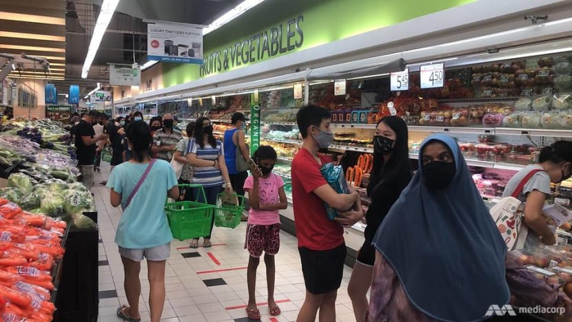 150,000 Singaporeans to receive grocery vouchers to help with household expenses 150,000 Singaporeans to receive grocery vouchers to help with household expenses