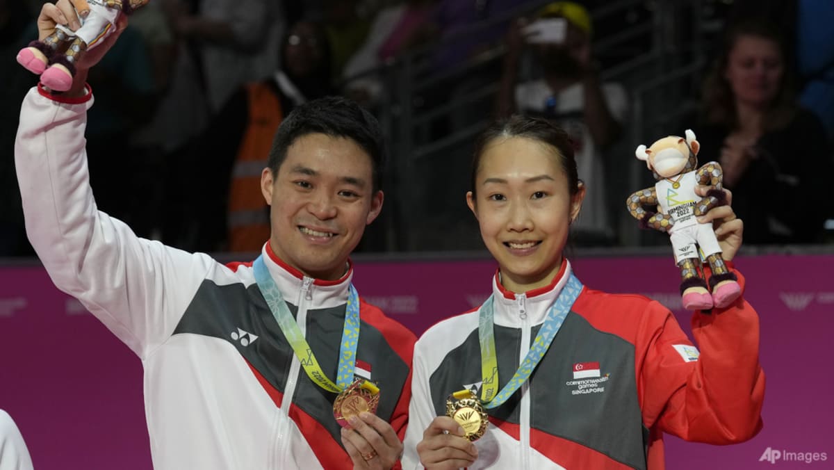 Terry Hee and Jessica Tan win Singapores first Commonwealth Games badminton mixed doubles gold