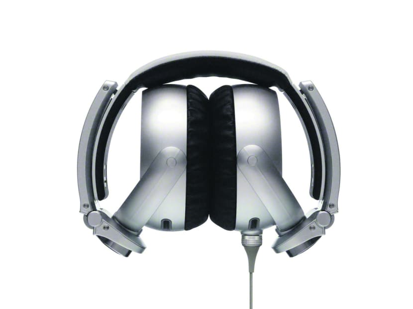Sony headphones pump up the bass