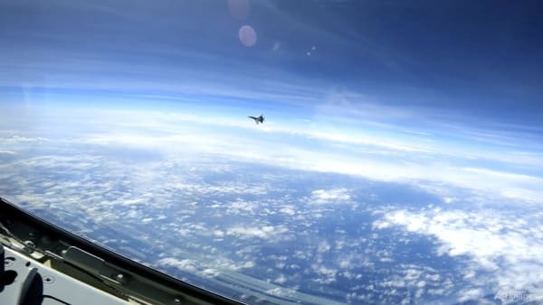 Chinese jet performed risky manoeuvre near American surveillance plane: US