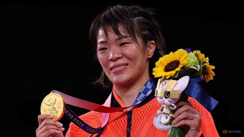 Olympics-Wrestling-Double glory for Japan from gold Kawai sisters Olympics-Wrestling-Double glory for Japan from gold Kawai sisters