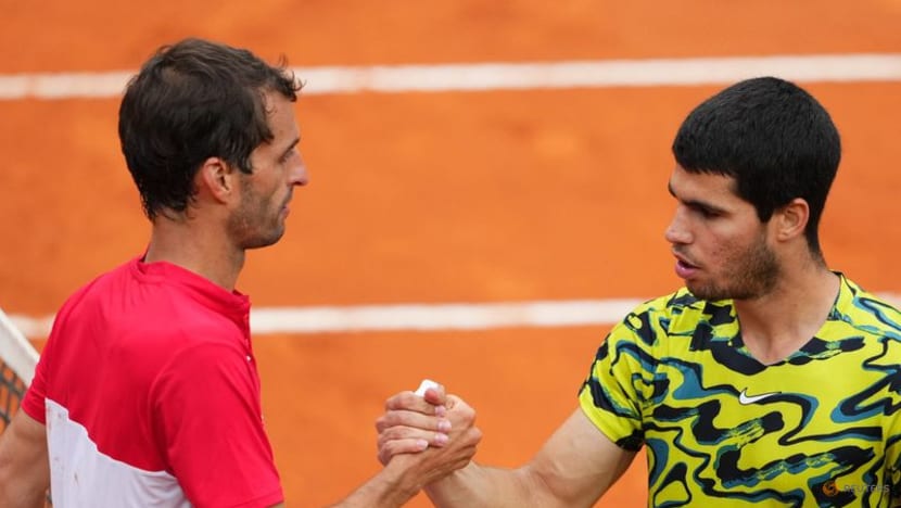 Alcaraz powers to victory over Ramos-Vinolas on Rome debut