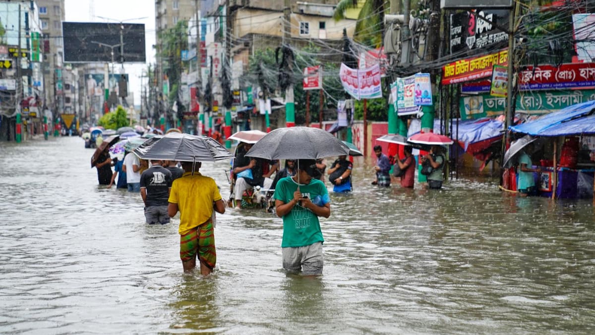 Bangladesh floods maroon nearly three million people, kill two Bangladesh floods maroon nearly three million people, kill two