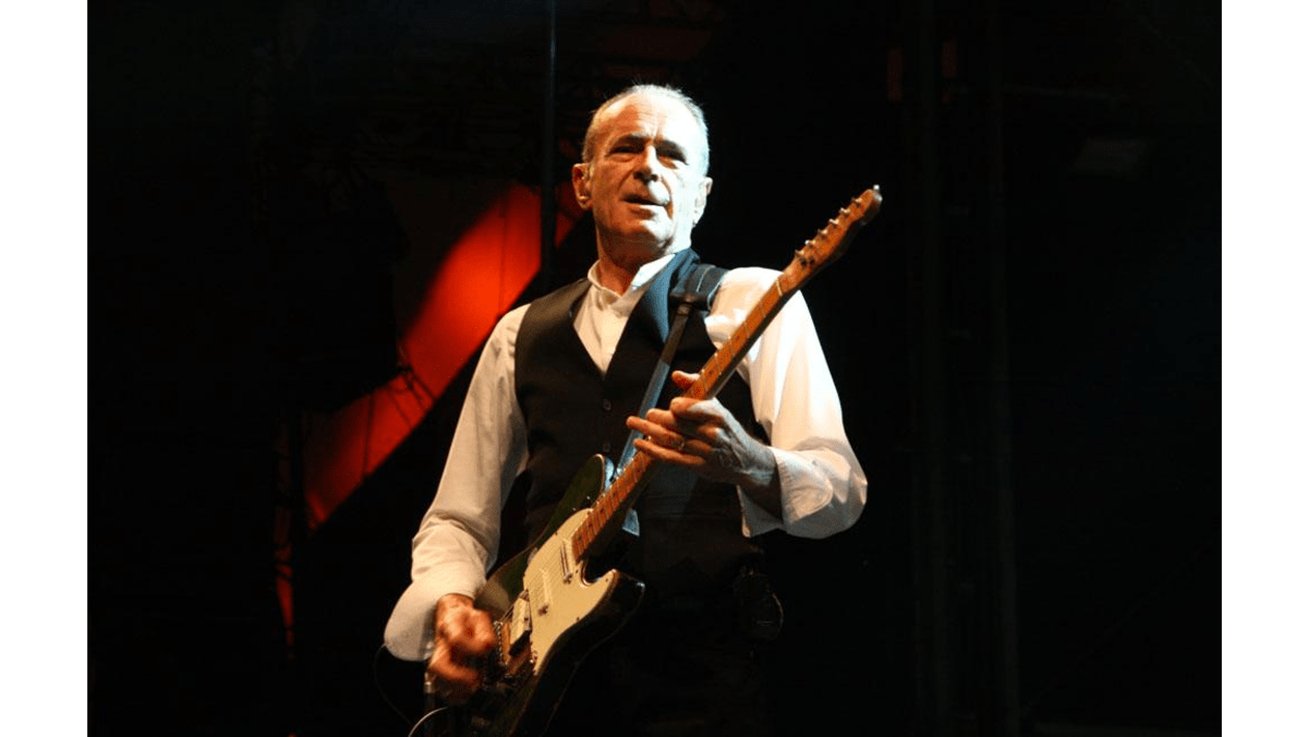Status Quo rocker Francis Rossi does puzzles to unwind 8days