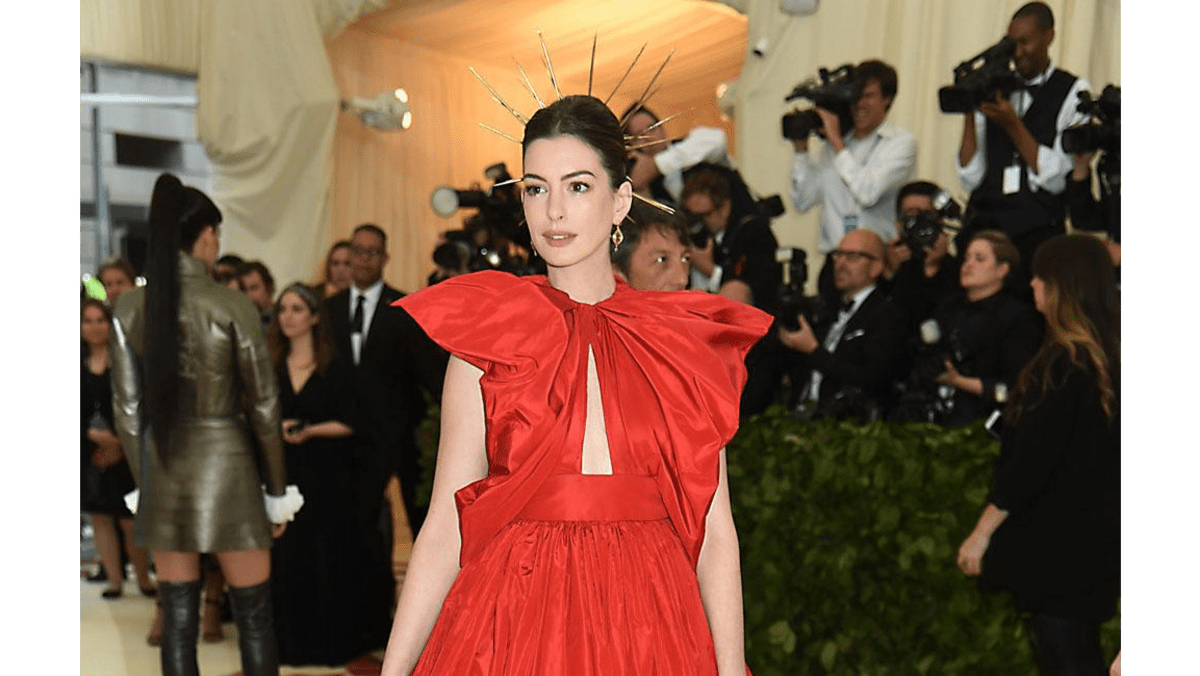 Anne Hathaway offered Sesame Street role 8 Days