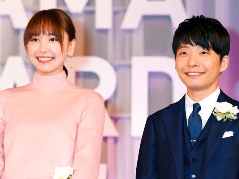 Gen Hoshino and Yui Aragaki, stars of contract marriage TV show, to wed for real Gen Hoshino and Yui Aragaki, stars of contract marriage TV show, to wed for real