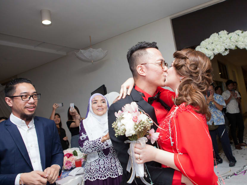 Sweet wedding: Sezairi Sezali and Syaza Qistina Tan