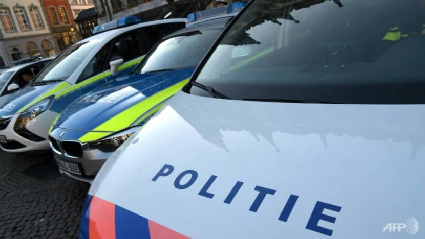 Fourth death after Dutch policeman shoots family