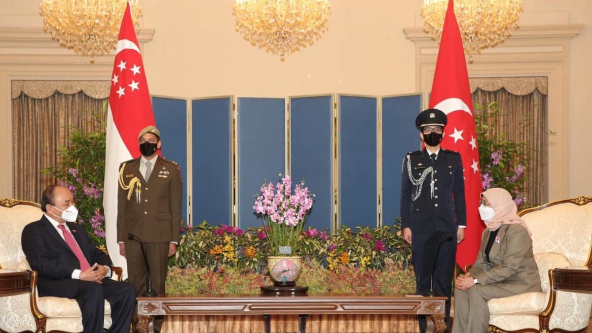 Presiden Halimah Yacob melakukan kunjungan kenegaraan ke Vietnam