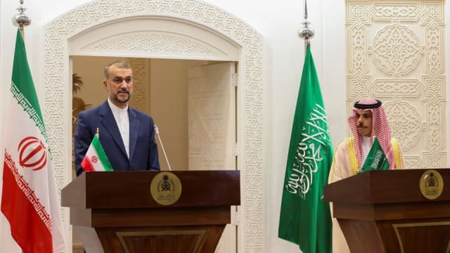 伊朗：同沙特的关系正在正确轨道上发展