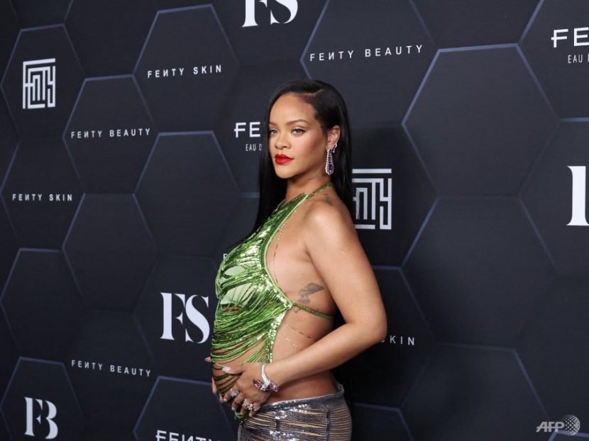 Singer Rihanna makes a statement with ‘rebellious’ maternity style