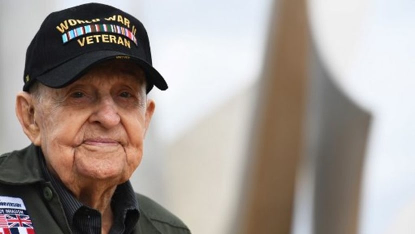 Askar veteran AS dan kekasih Perancis bertemu semula selepas 75 tahun