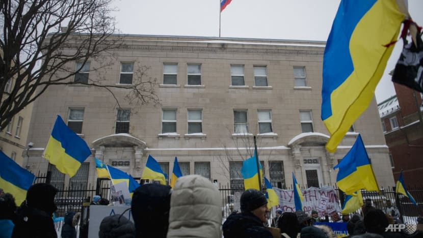 Ottawa sanctions Putin, Canadians show solidarity with Ukraine Ottawa sanctions Putin, Canadians show solidarity with Ukraine