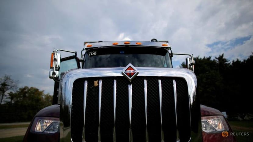 Navistar to collaborate with GM, others on hydrogen fuel-cell commercial trucks Navistar to collaborate with GM, others on hydrogen fuel-cell commercial trucks