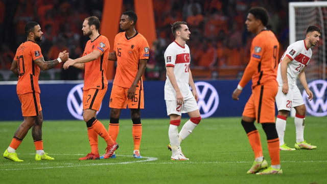 世界杯欧洲区外围赛：荷兰大胜土耳其