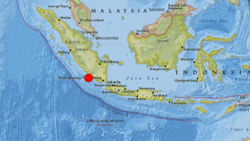 Strong quake hits off coast of Indonesia's South Sumatra Strong quake hits off coast of Indonesia's South Sumatra