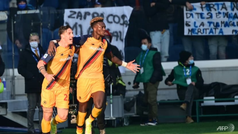 Abraham brace gives Roma thumping win at Atalanta Abraham brace gives Roma thumping win at Atalanta
