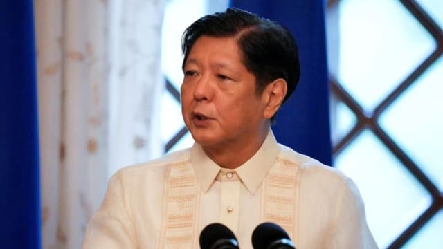 菲律宾总统回应黄岩岛争议 不找麻烦但捍卫领土和渔民权利