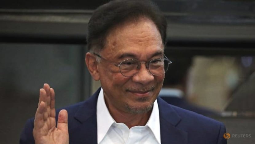 Anwar Ibrahim says he has 'strong majority' to form a new government in Malaysia Anwar Ibrahim says he has 'strong majority' to form a new government in Malaysia