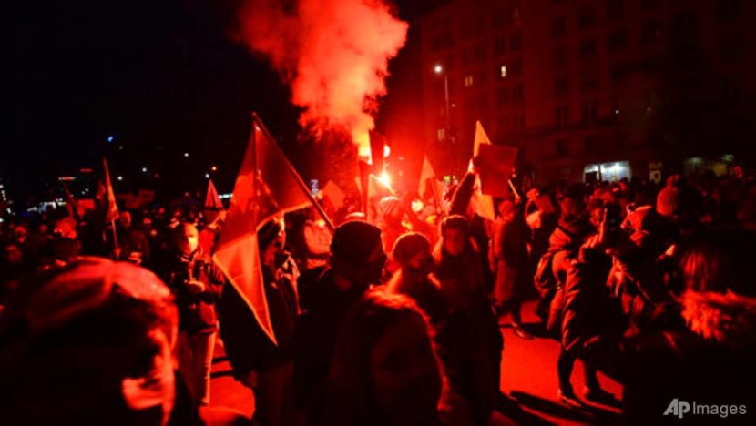 Police block Warsaw march against abortion ruling, force use