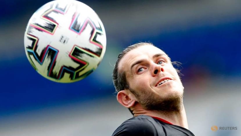 Soccer-Don't give Bale space, Switzerland's Rodriguez warns team mates Soccer-Don't give Bale space, Switzerland's Rodriguez warns team mates
