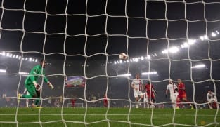 Ten-man Roma beat Milan to set up Europa League semi-final with Leverkusen