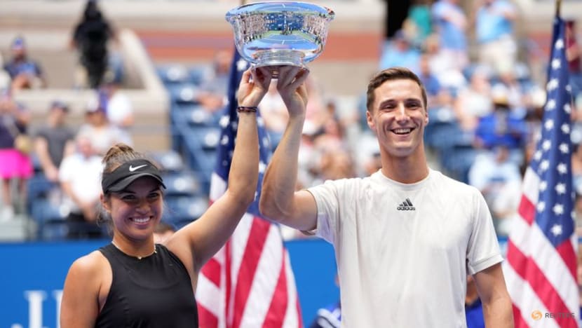 Tennis:
Salisbury and Krawczyk reunited to claim US
Open mixed doubles Tennis:
Salisbury and Krawczyk reunited to claim US
Open mixed doubles
