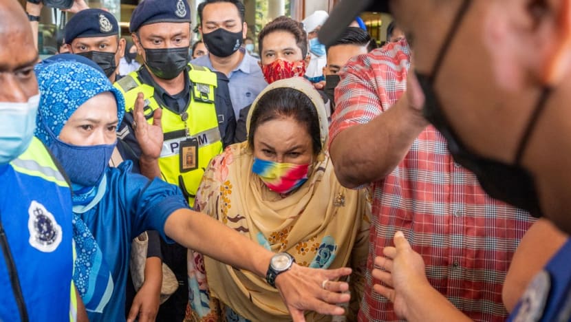 Najib’s wife Rosmah can travel to Singapore after Malaysian court grants temporary release of passport Najib’s wife Rosmah can travel to Singapore after Malaysian court grants temporary release of passport