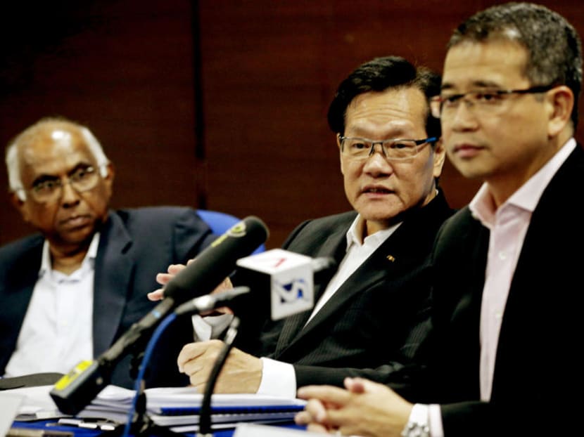 Lim Kia Tong (centre) has been made president of the FAS Provisional Council while Balestier Khalsa chairman S. Thavaneson (left) and vice-president Edwin Tong (right) have also been appointed. TODAY FILE PHOTO