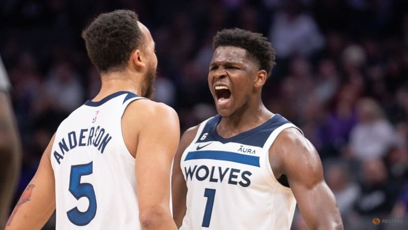 NBA roundup: 76ers snuff Bucks' 16-game winning streak NBA roundup: 76ers snuff Bucks' 16-game winning streak