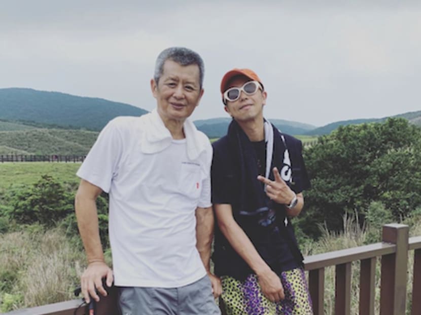 Alien Huang’s Family Recreates Last Photo Together For Dad’s 60th