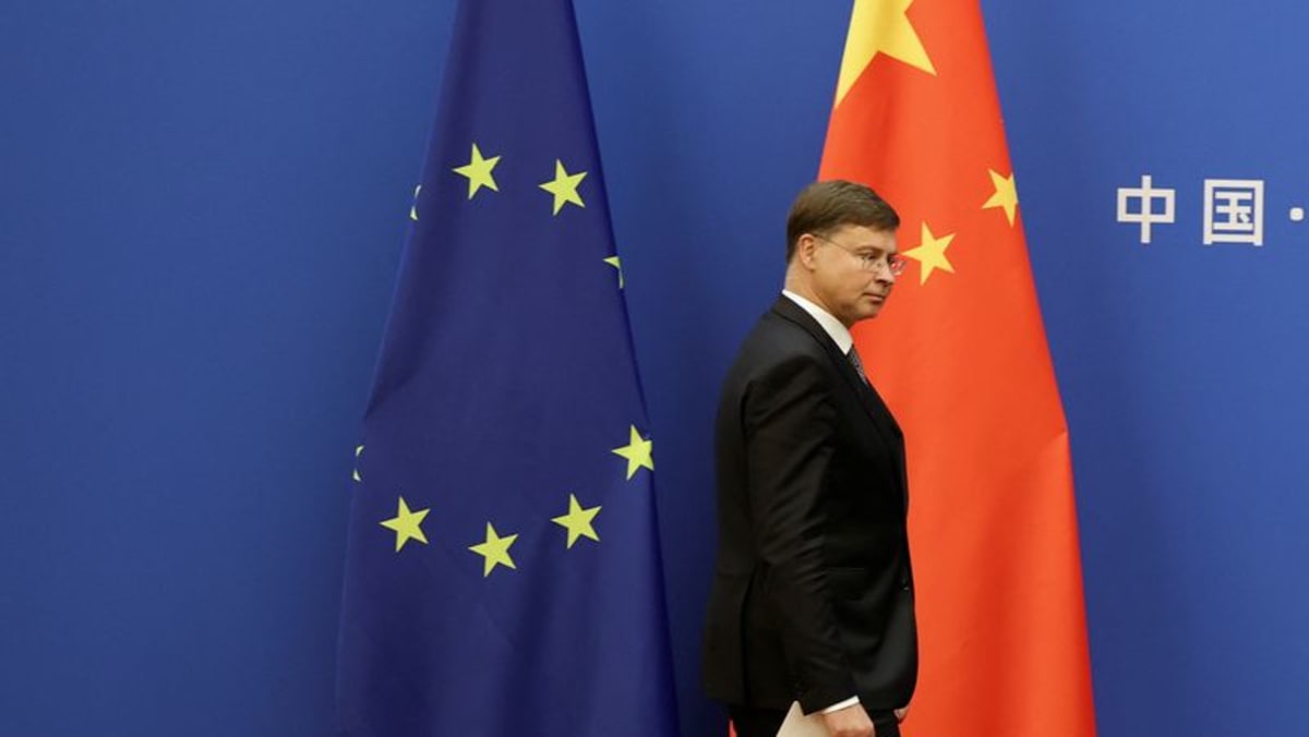 EU Commission to postpone Chinese EV tariffs decision - Spiegel
