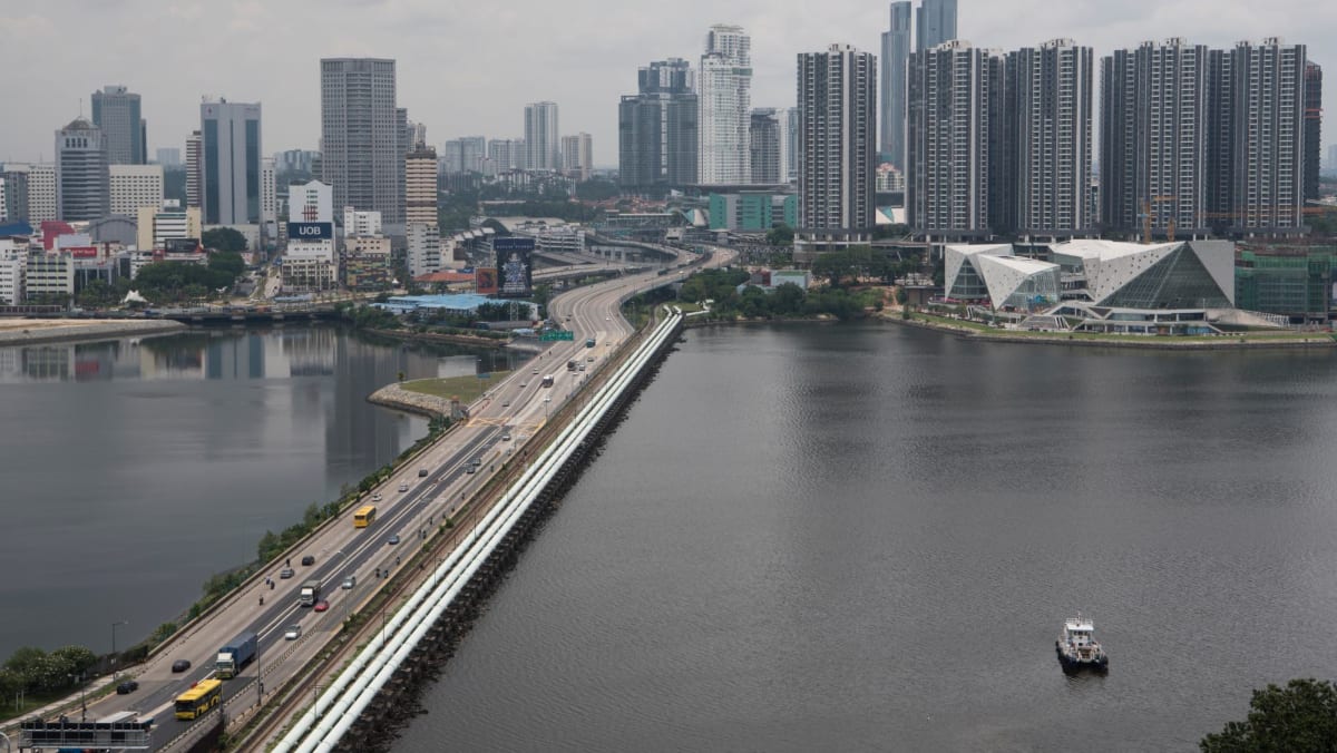 Menteri Luar Negeri Saifuddin: Malaysia akan terus bernegosiasi dengan Singapura mengenai pembukaan kembali perbatasan