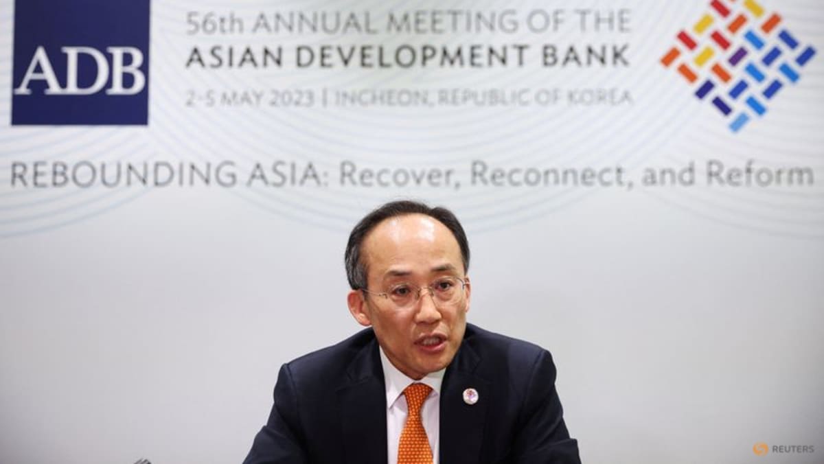 South Korea to extend tax breaks on oil products until end-Feb -Finance Minister