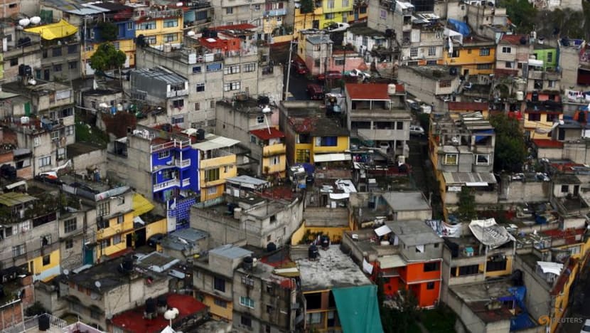 Ranks of Mexican poor swell to reach nearly 44% of the population Ranks of Mexican poor swell to reach nearly 44% of the population