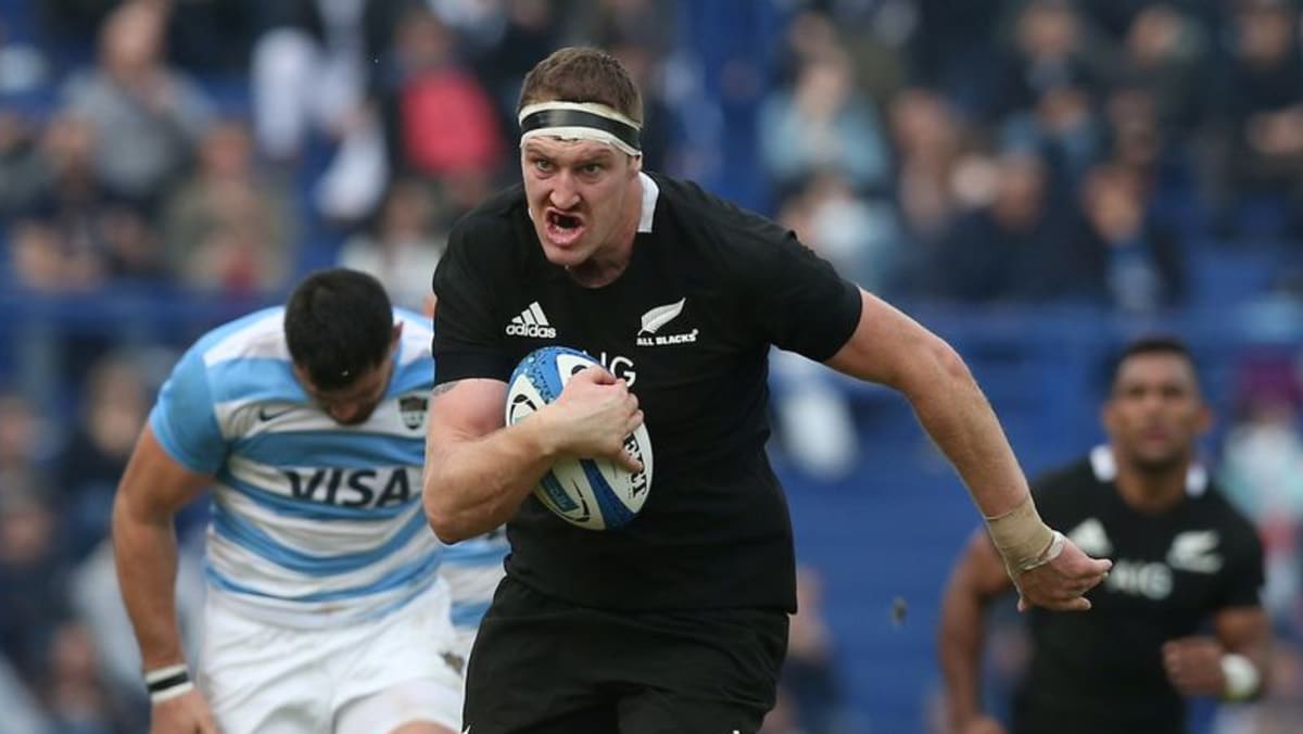 Rugby All Blacks kalah di kandang melawan Jepang setelah Retallick mendapat kartu merah