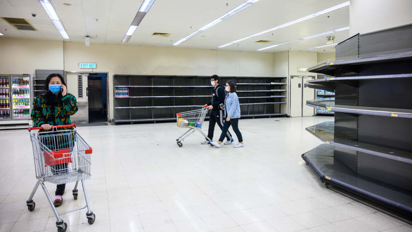 Penduduk Hong Kong serbu rak pasar raya, lonjakan kes COVID-19 jejas bekalan