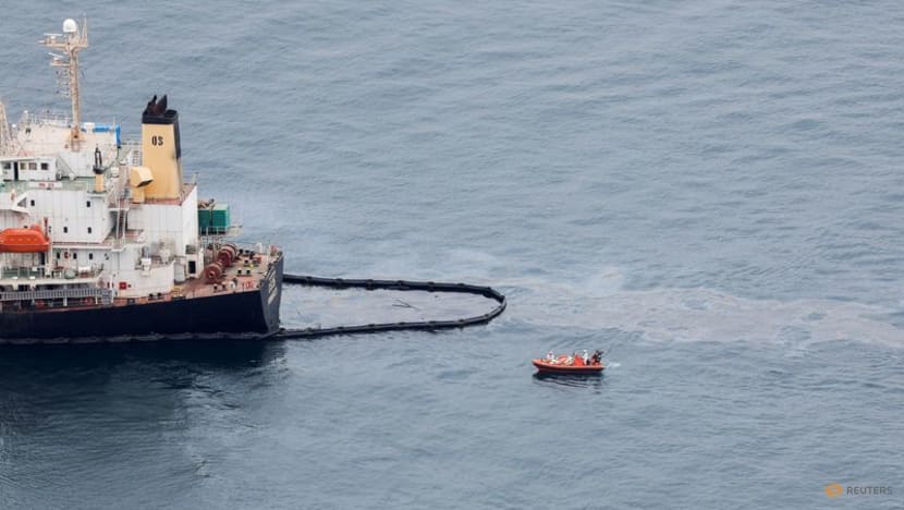 Oil leaking from bulk carrier off Gibraltar after tanker collision Oil leaking from bulk carrier off Gibraltar after tanker collision