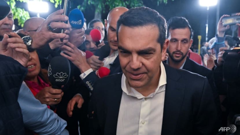 Greece PM eyes new polls for absolute majority after win