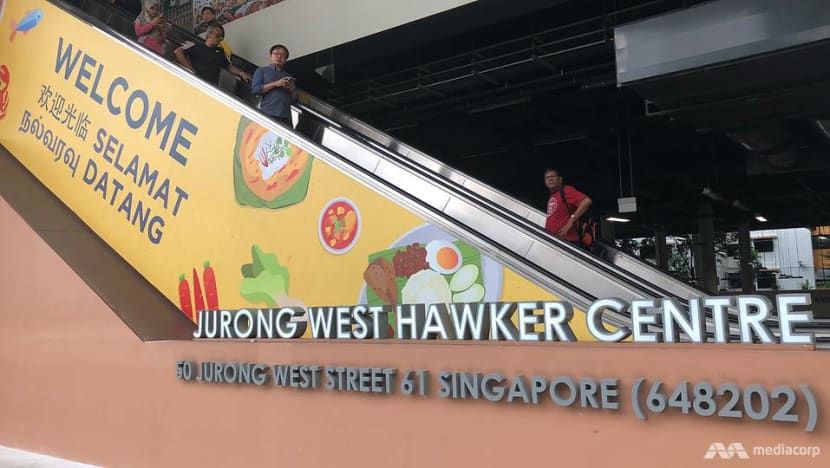 Koufu meets Jurong West hawkers over tray-return fees Koufu meets Jurong West hawkers over tray-return fees