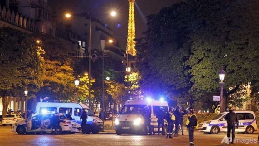 ISIS dakwa bertanggungjawab tembak polis di Champs Elysees
